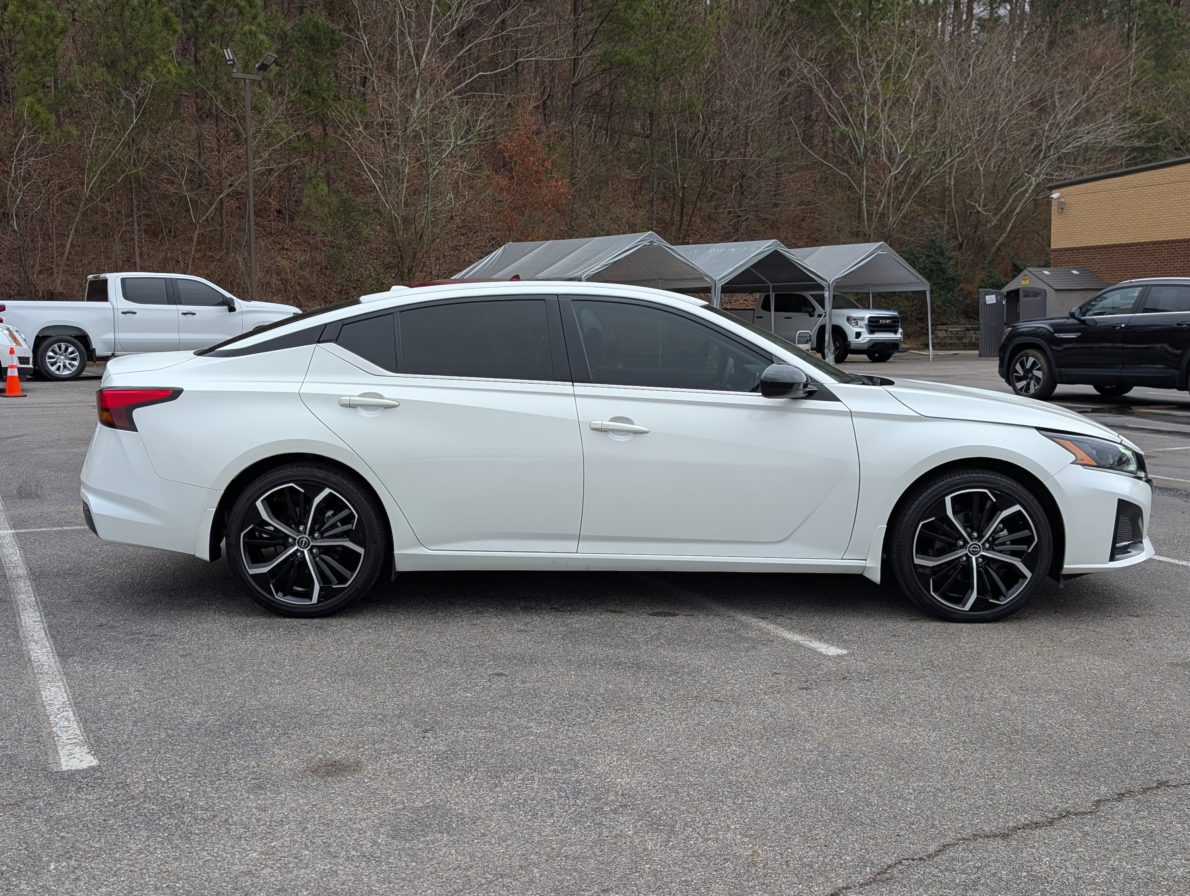 Used 2023 Nissan Altima 2.5 SR image 10