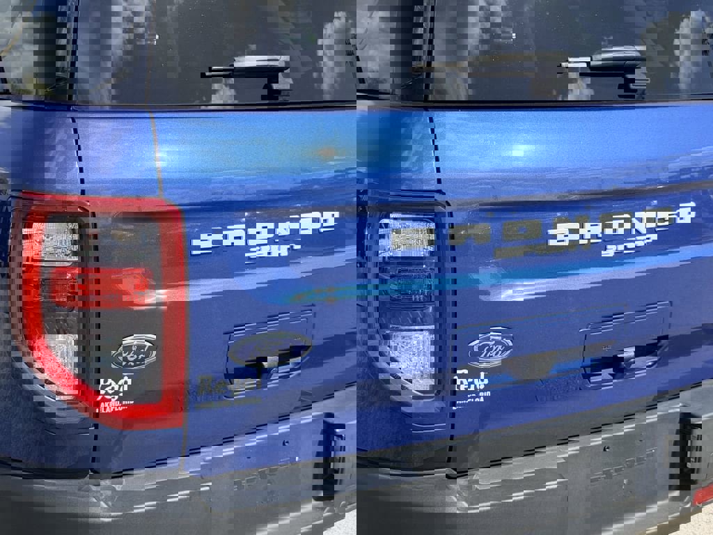 Used 2023 Ford Bronco Sport Outer Banks w/ Tech Package AWD/4WD image 11