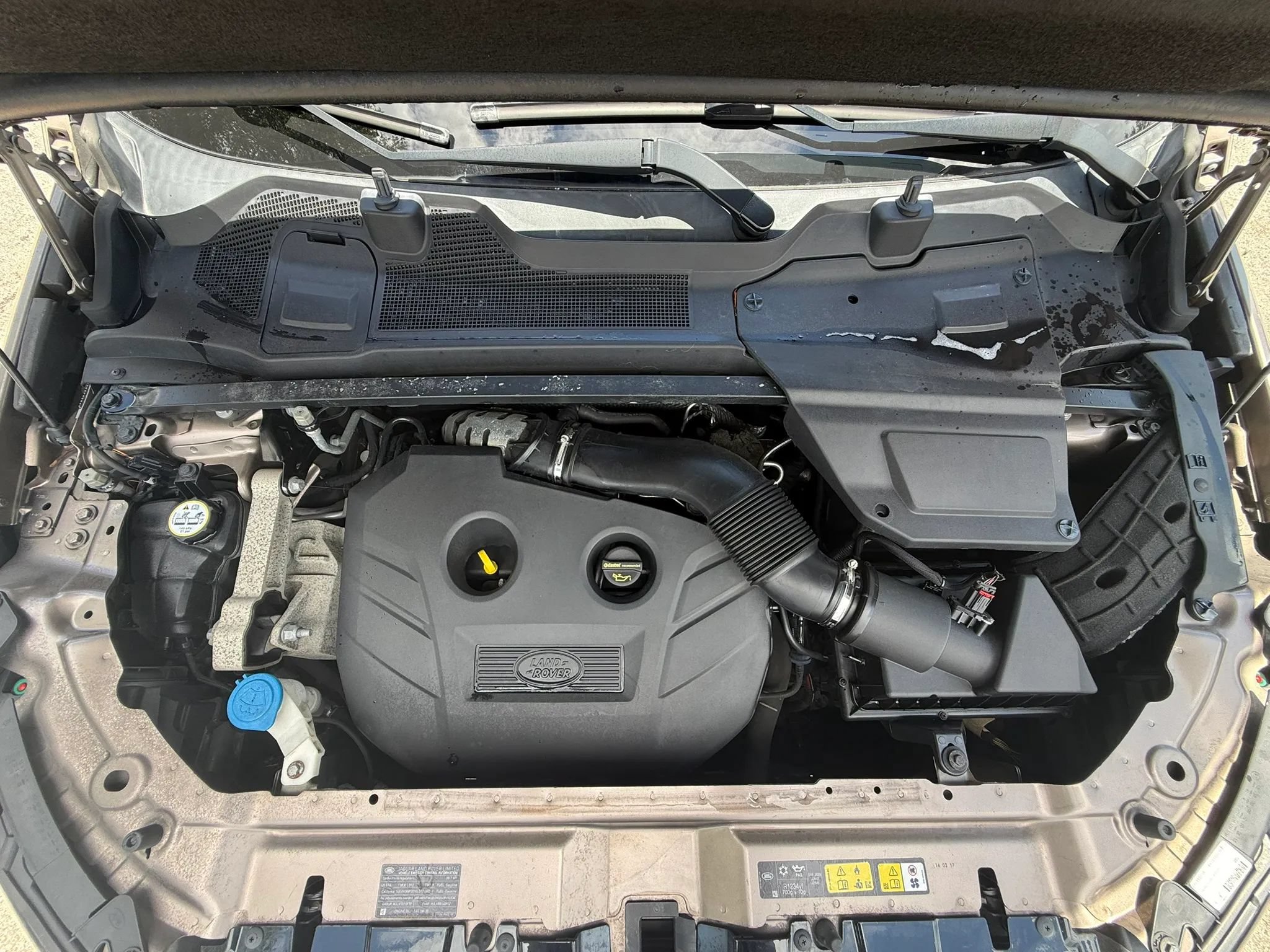 Used 2017 Land Rover Discovery Sport HSE AWD/4WD image 18