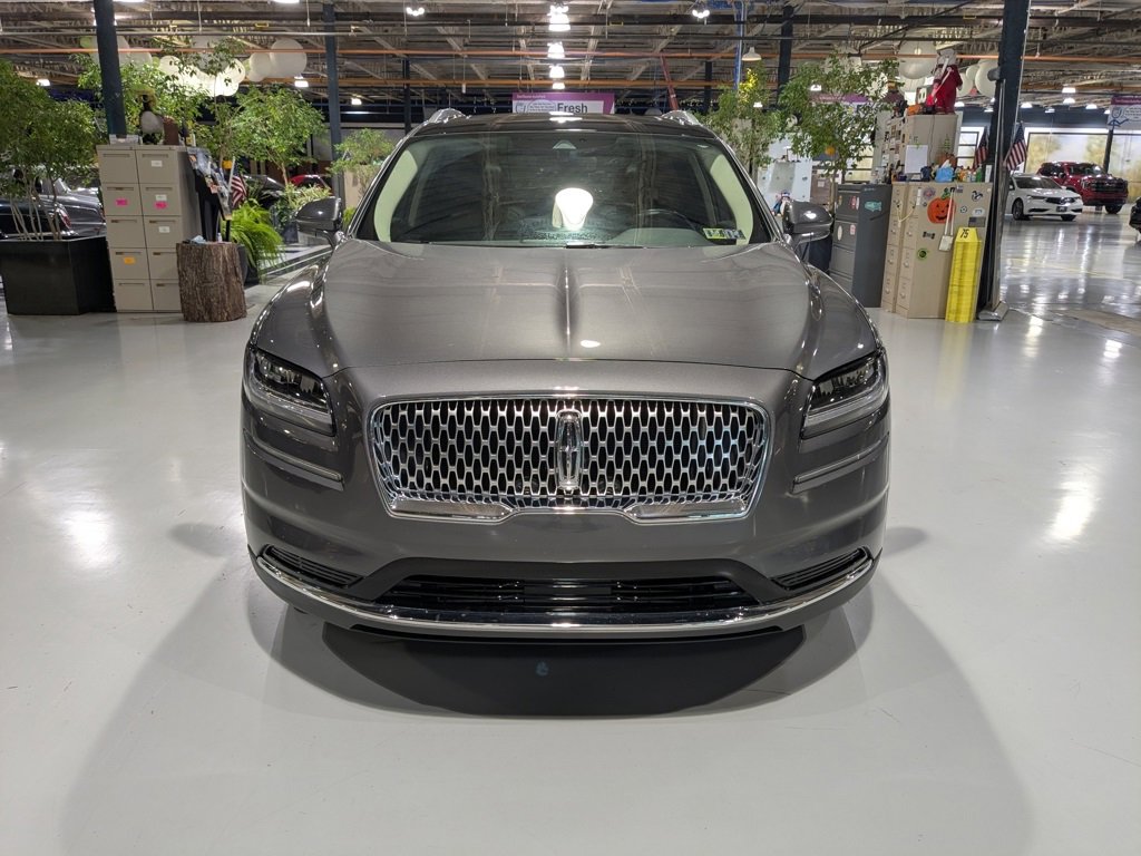 Used 2022 Lincoln Nautilus Reserve image 3