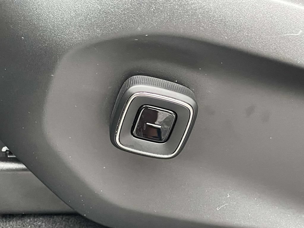 Used 2025 Volvo EX90 Plus AWD/4WD image 7