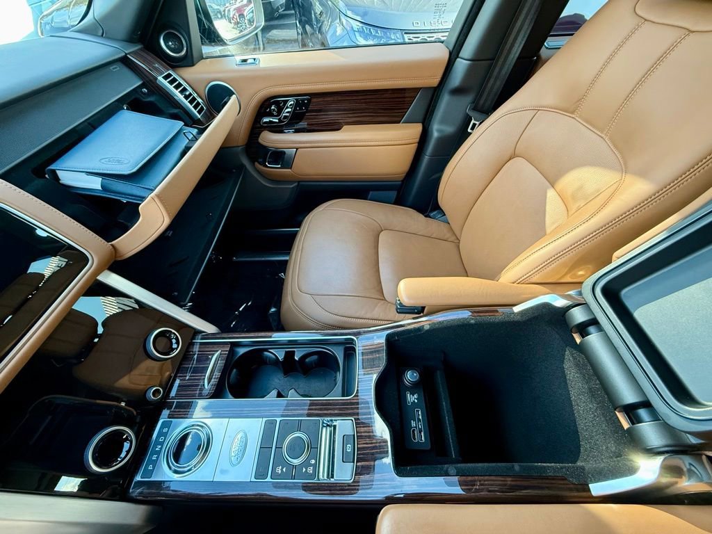 Used 2018 Land Rover Range Rover Autobiography image 16