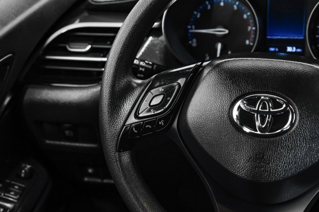 Used 2019 Toyota C-HR LE image 14