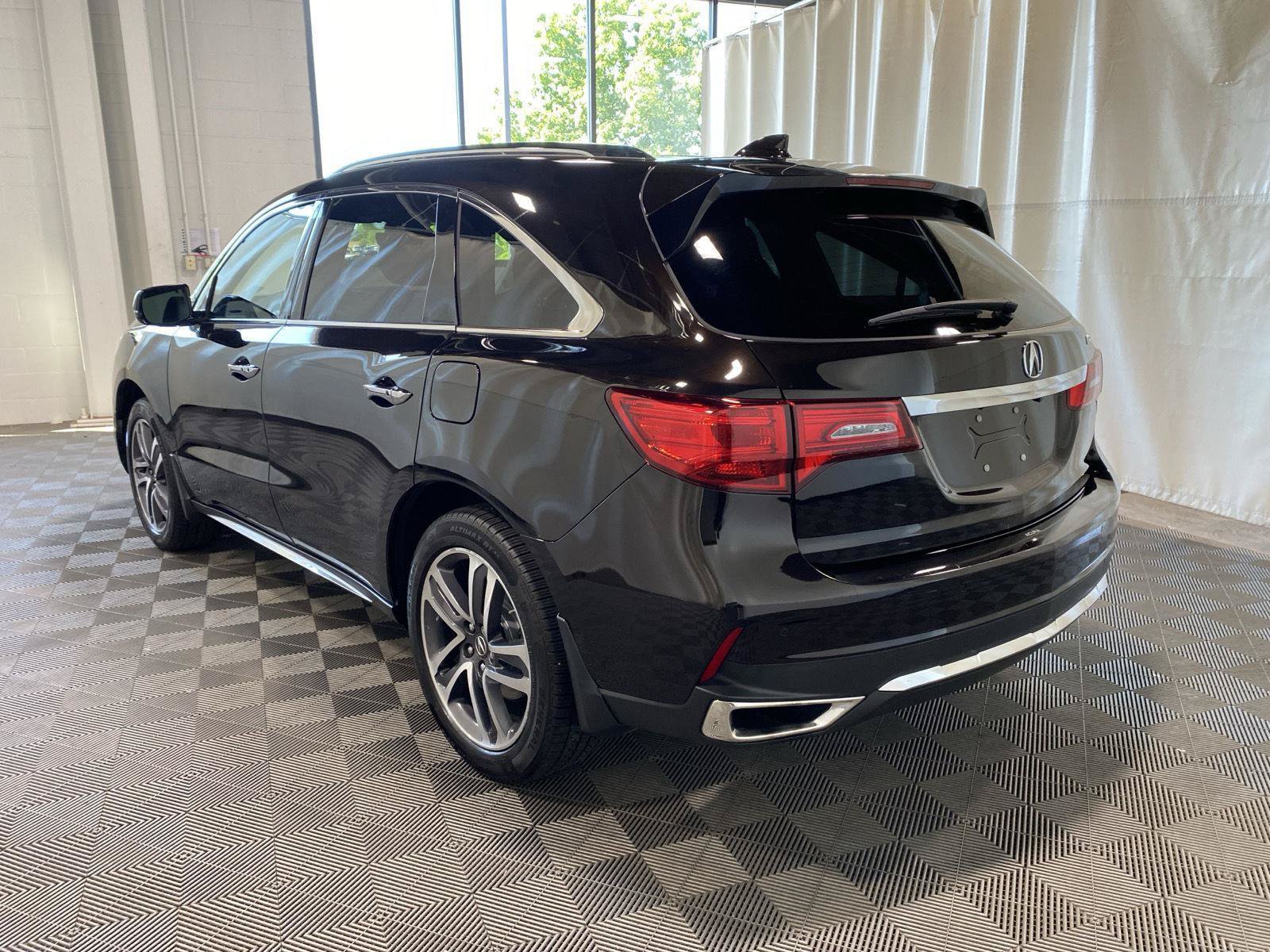 Used 2017 Acura MDX FWD w/ Advance Package image 5