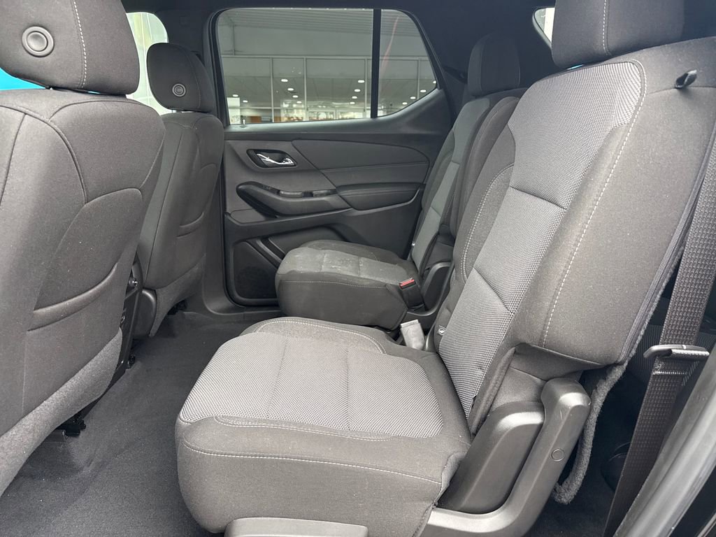 Used 2023 Chevrolet Traverse LT image 28