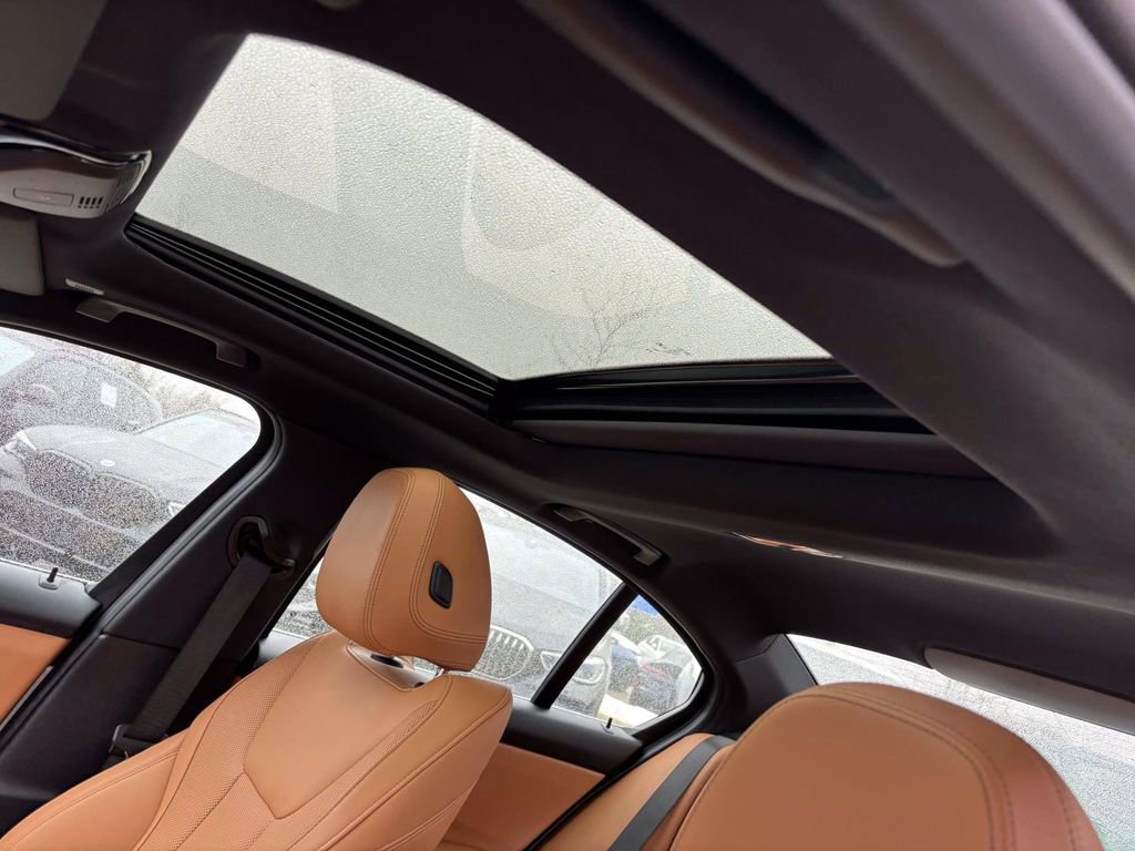 Used 2025 BMW 330i xDrive Sedan w/ Premium Package image 25