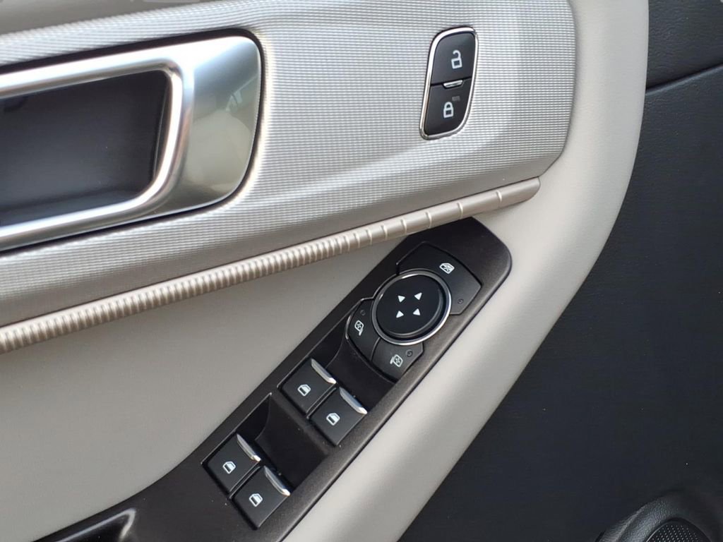 New 2026 Ford Explorer Active image 16