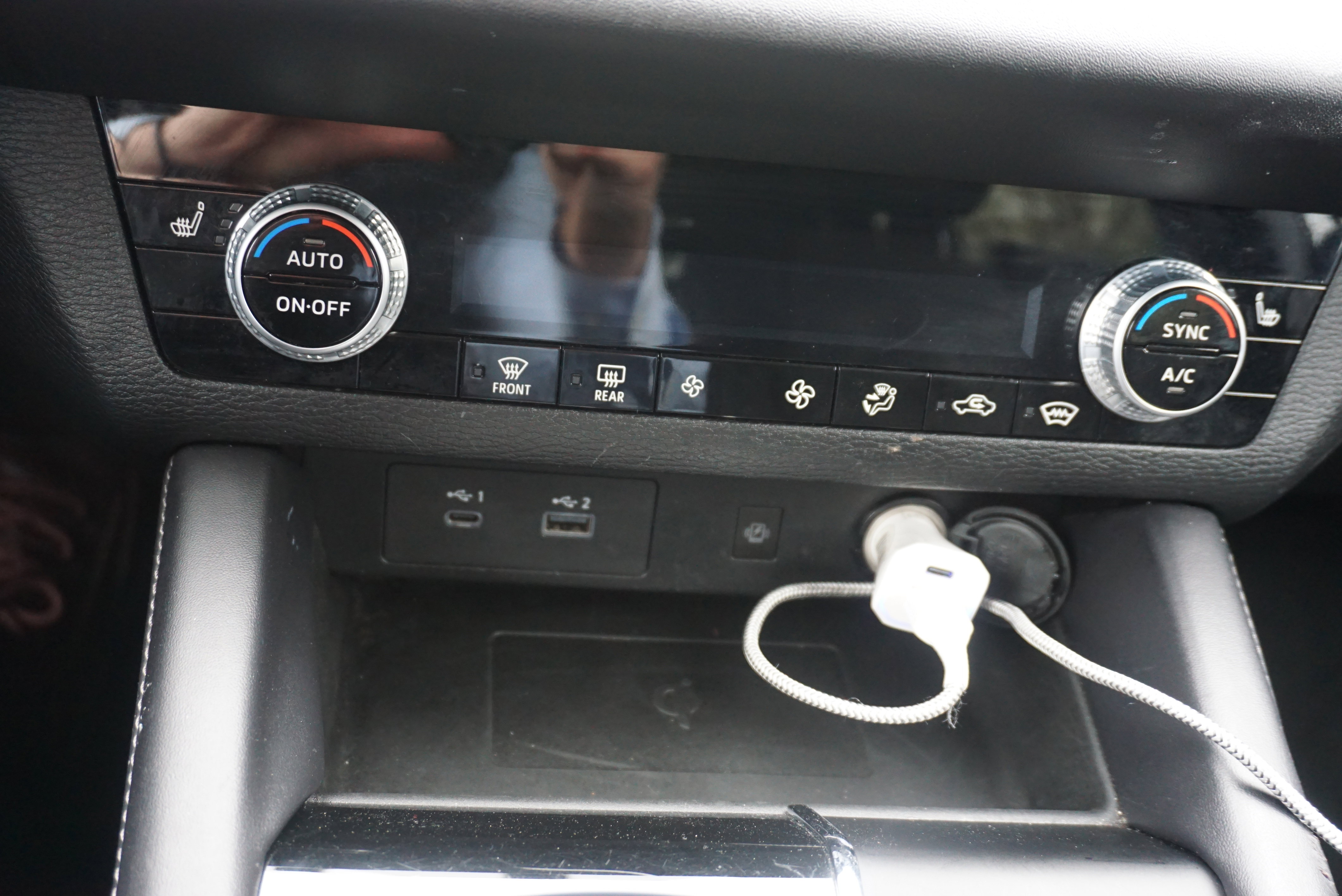 Used 2024 Mitsubishi Outlander SE image 12