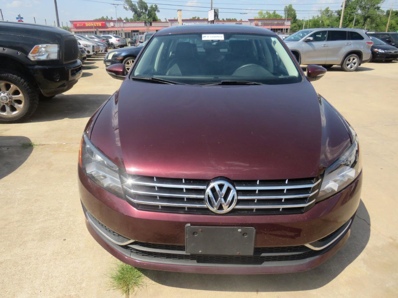 Used 2012 Volkswagen Passat TDI SE FWD image 2