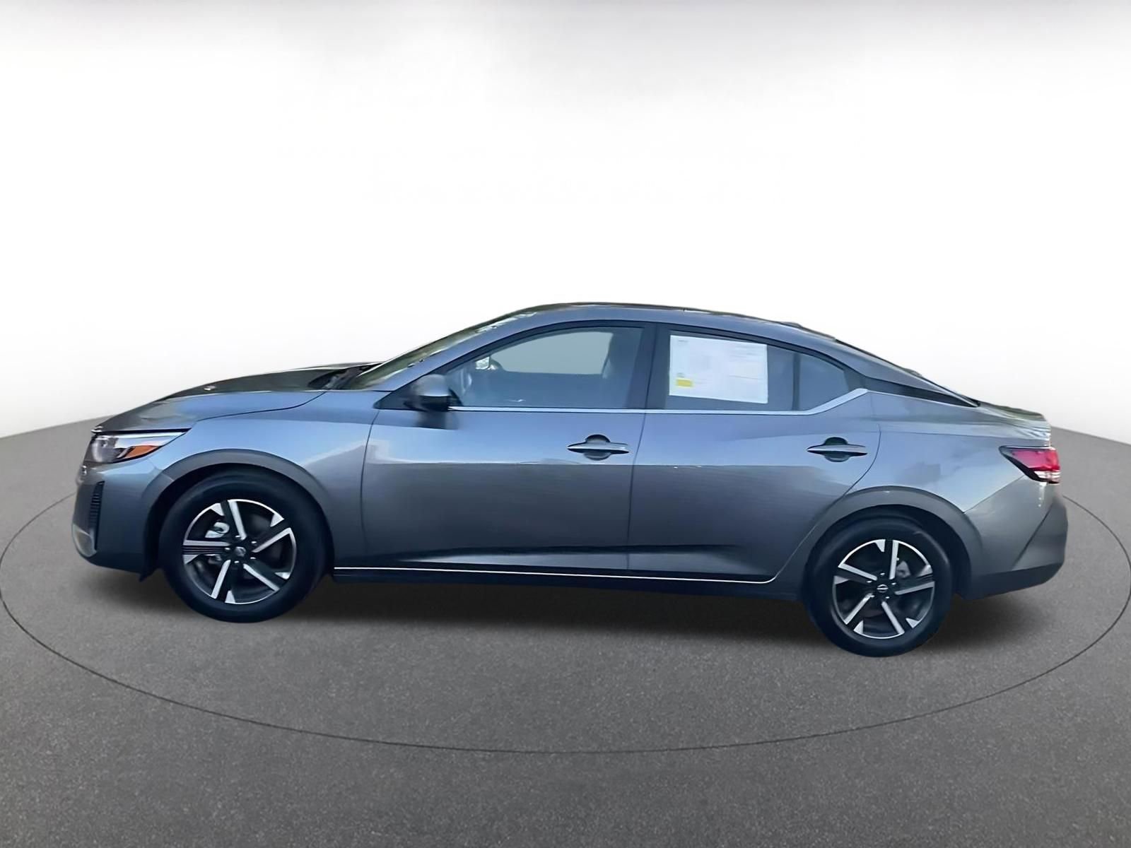 Used 2025 Nissan Sentra SV image 9