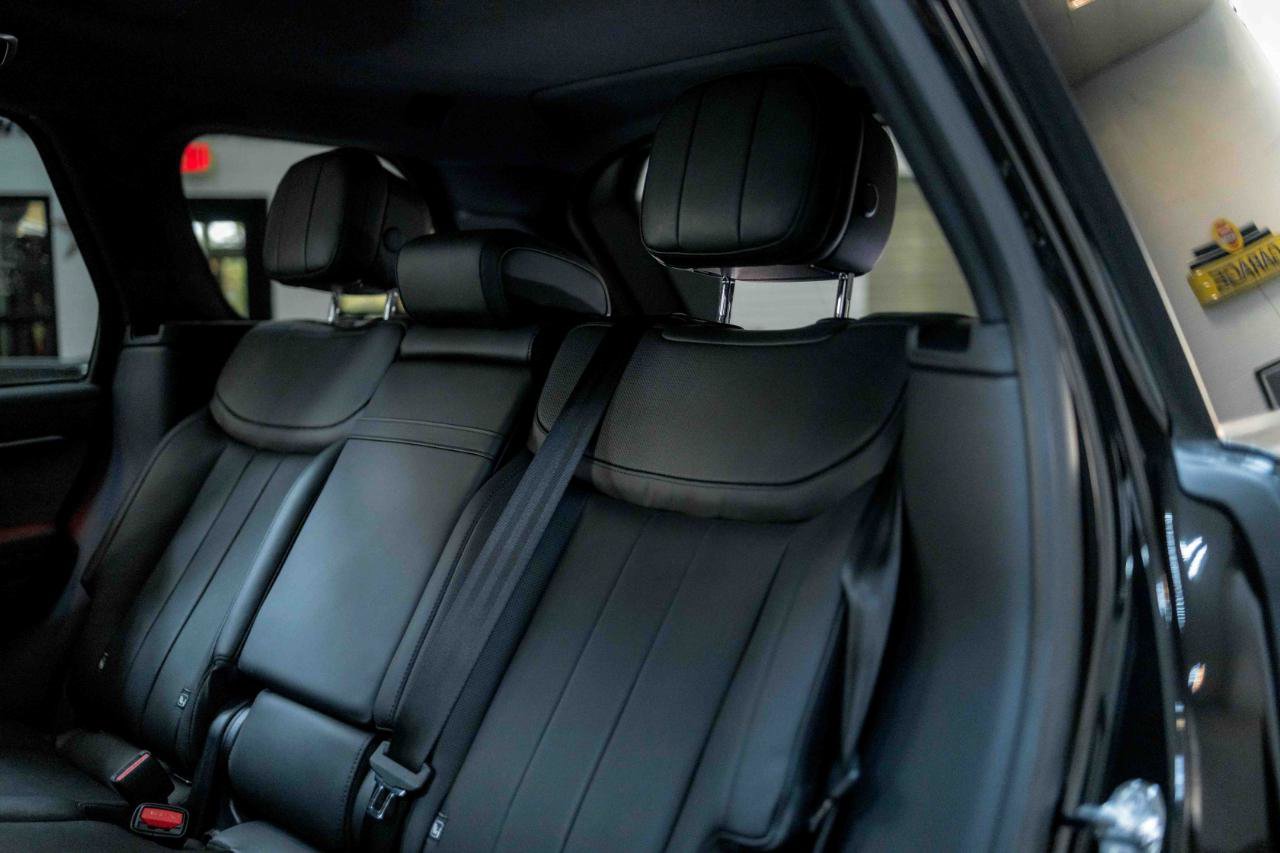 Used 2025 Land Rover Range Rover SE image 74