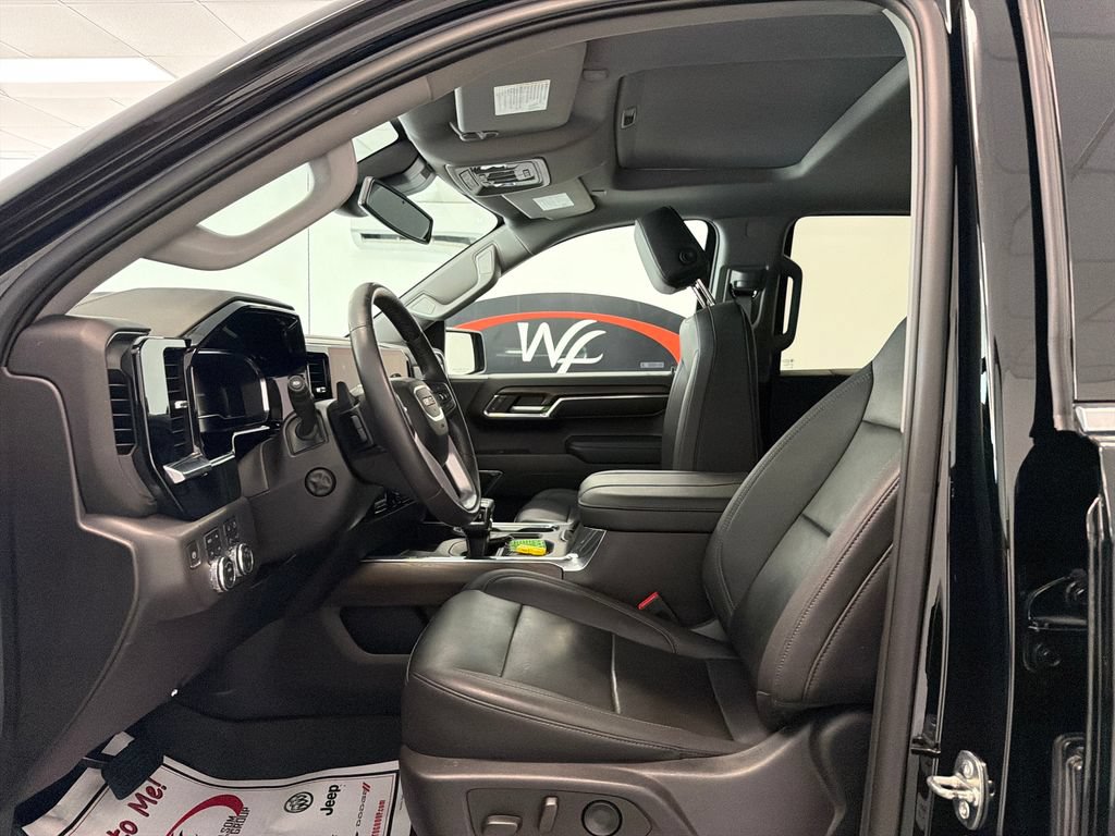 Used 2023 GMC Sierra 1500 SLT w/ SLT Premium Package AWD/4WD image 9