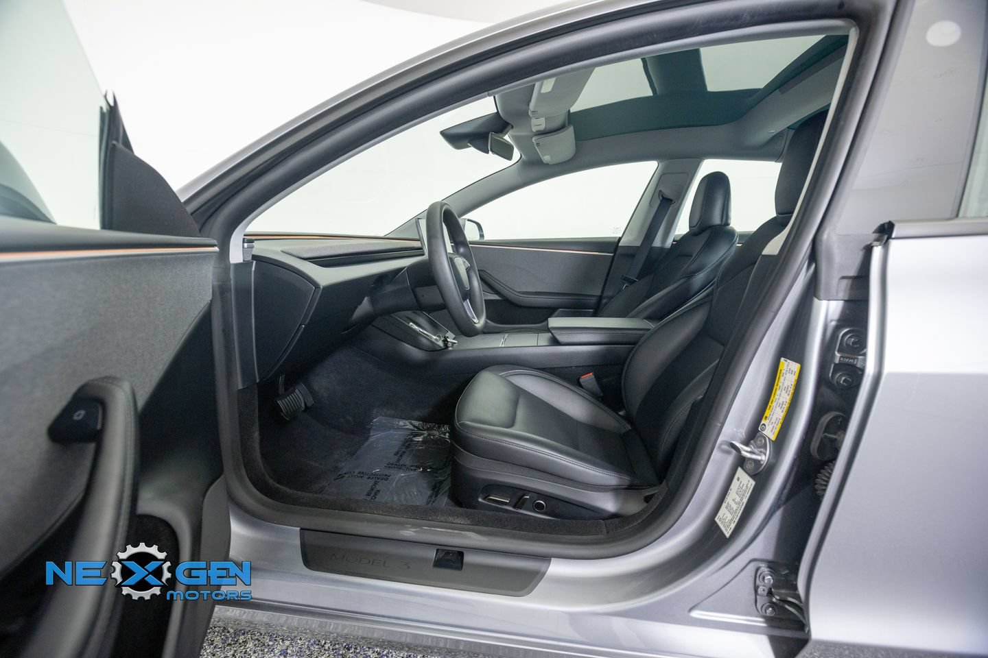 Used 2025 Tesla Model 3 Long Range RWD image 12