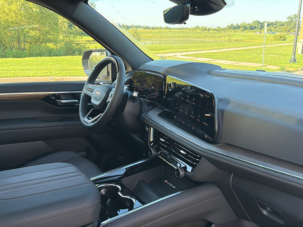 New 2026 Chevrolet Suburban High Country AWD/4WD image 28