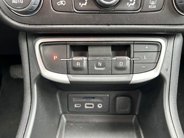 Used 2023 GMC Terrain SLT image 26