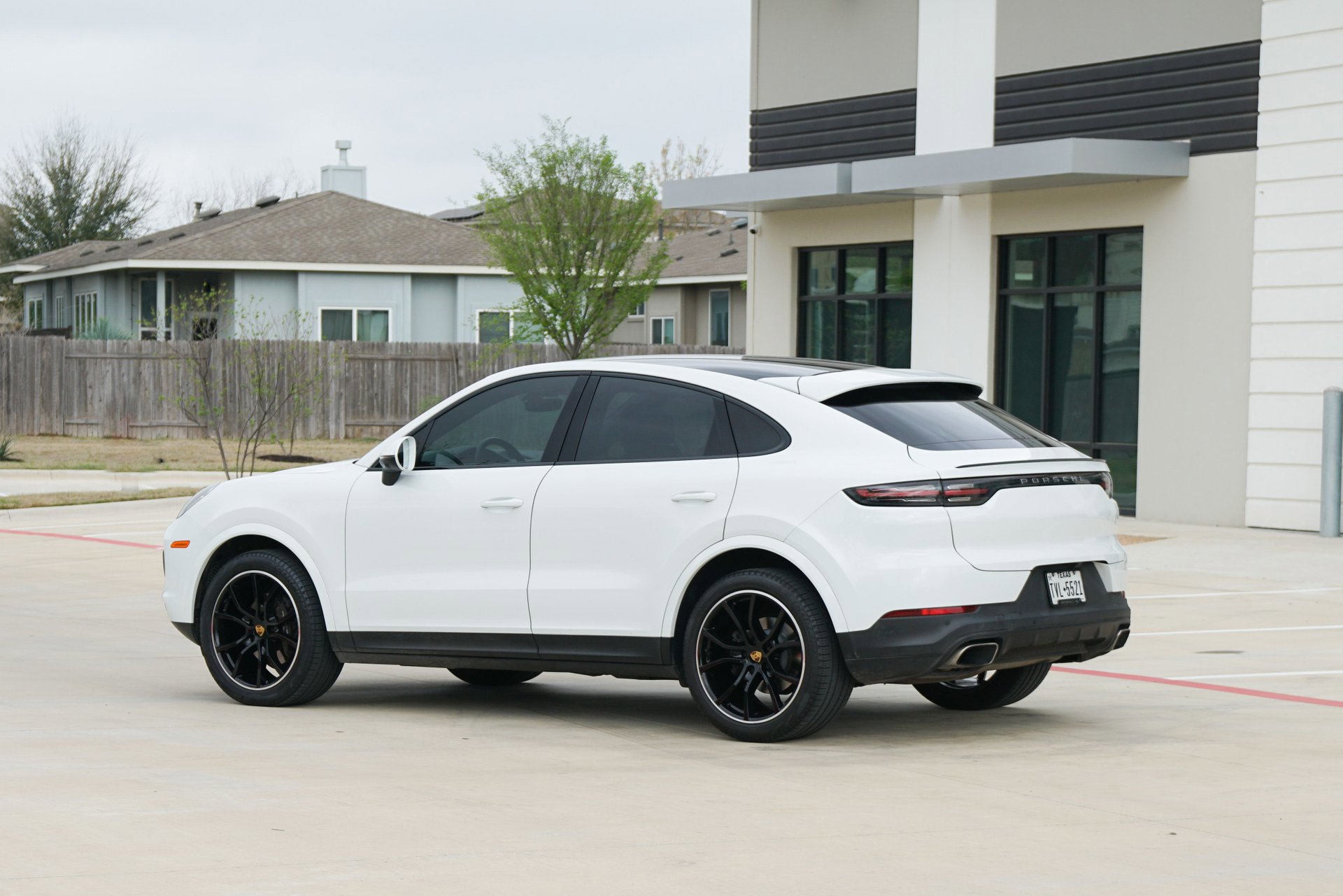 Used 2020 Porsche Cayenne image 4