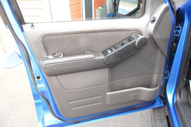 Used 2010 Ford Explorer Sport Trac XLT AWD/4WD image 31