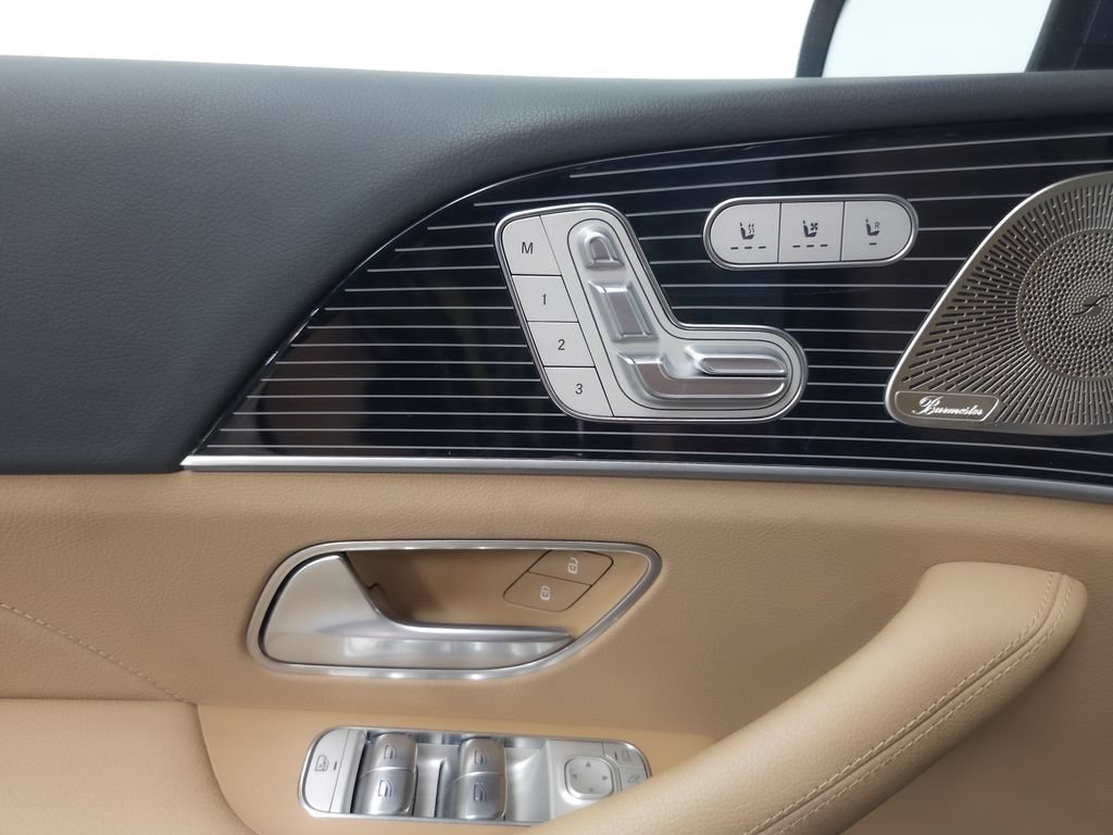 Used 2025 Mercedes-Benz GLE 450e 4MATIC w/ AMG Line Exterior image 6