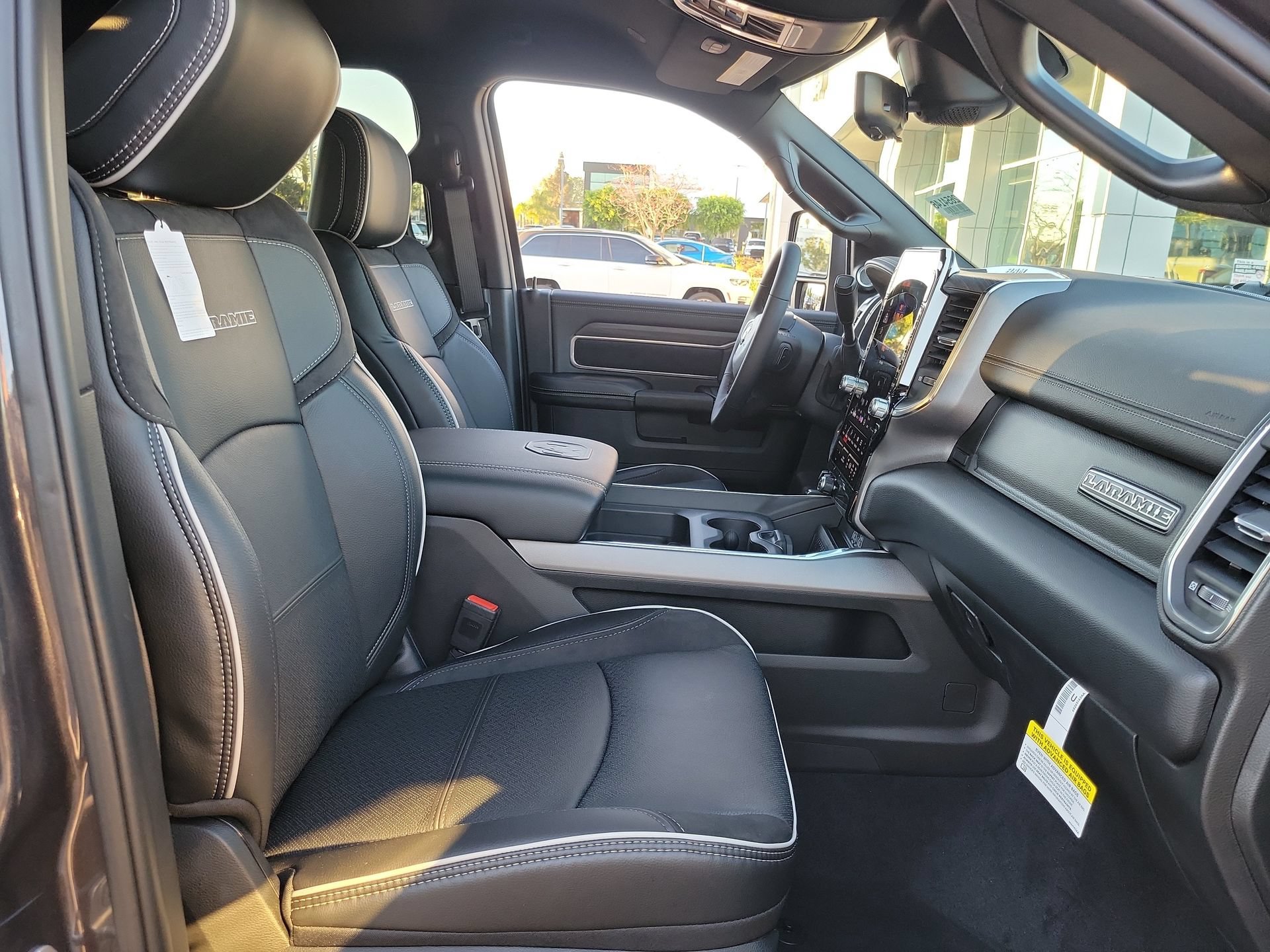 New 2026 RAM 2500 Laramie AWD/4WD image 17