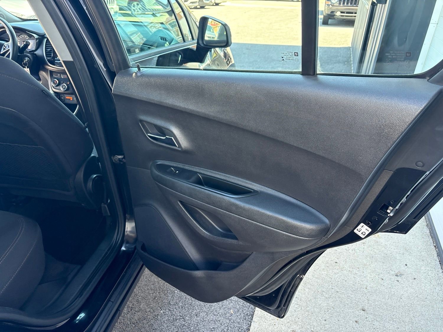 Used 2018 Chevrolet Trax LS FWD image 15