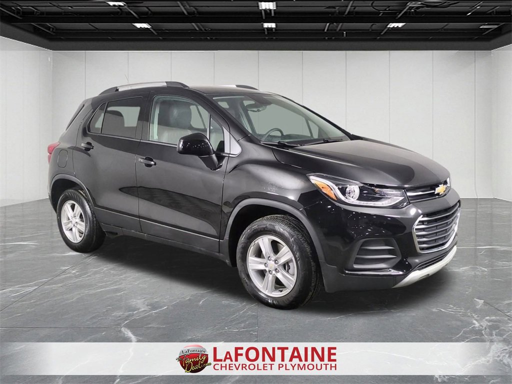 Certified 2022 Chevrolet Trax LT w/ LT Convenience Package image 2