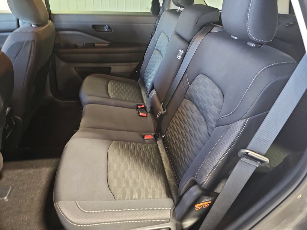 Used 2024 Nissan Pathfinder SV AWD/4WD image 14