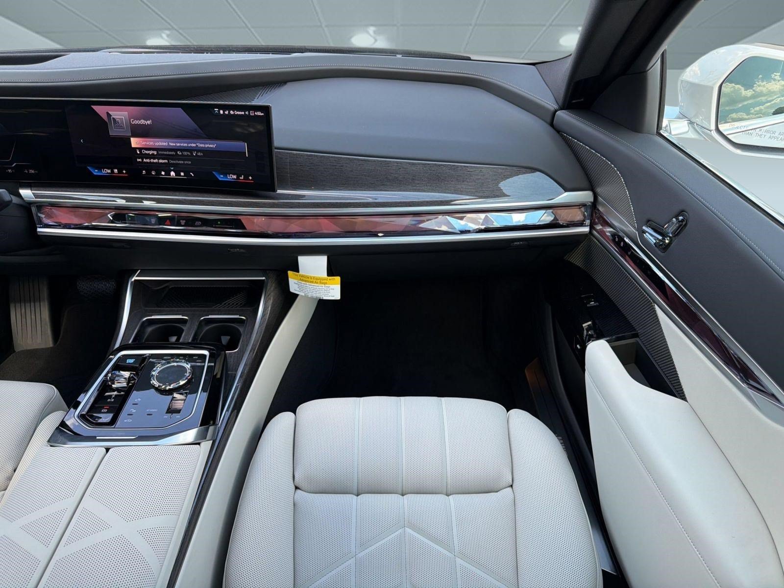 New 2026 BMW i7 xDrive60 AWD/4WD image 23