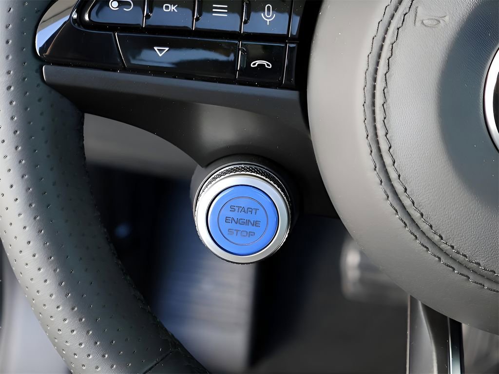 Used 2025 Maserati Grecale Modena image 32