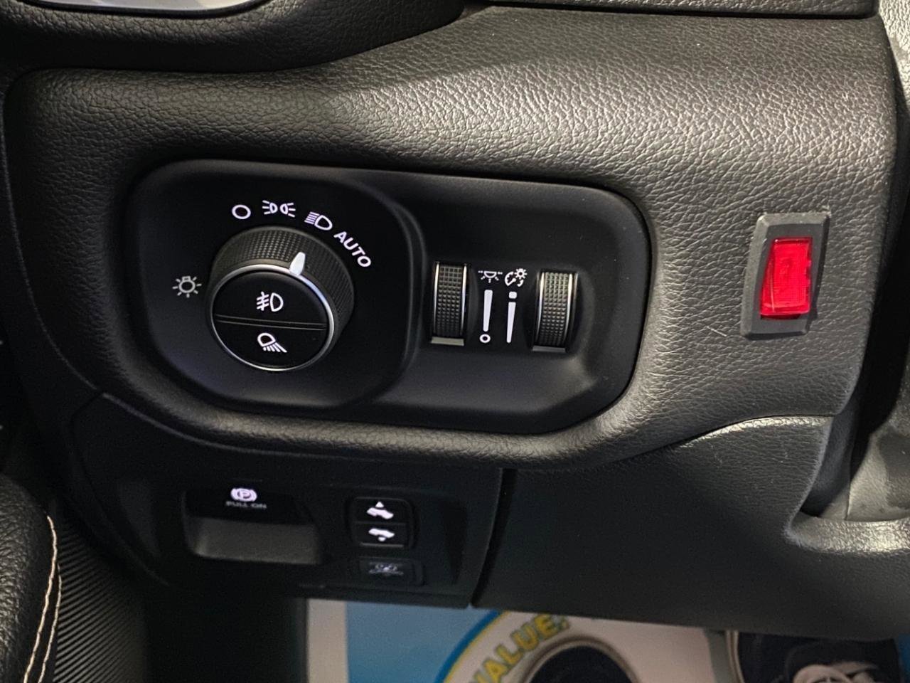 Used 2023 RAM 1500 Laramie AWD/4WD image 22