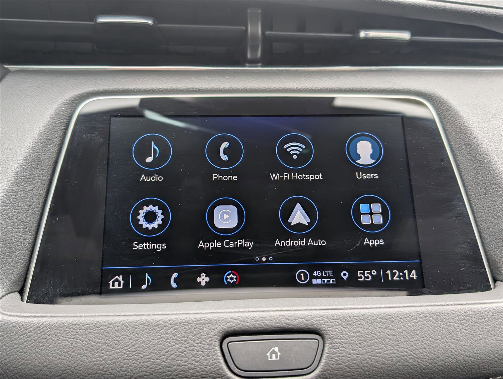 Used 2023 Cadillac XT4 Luxury w/ Cold Weather Package AWD/4WD image 33