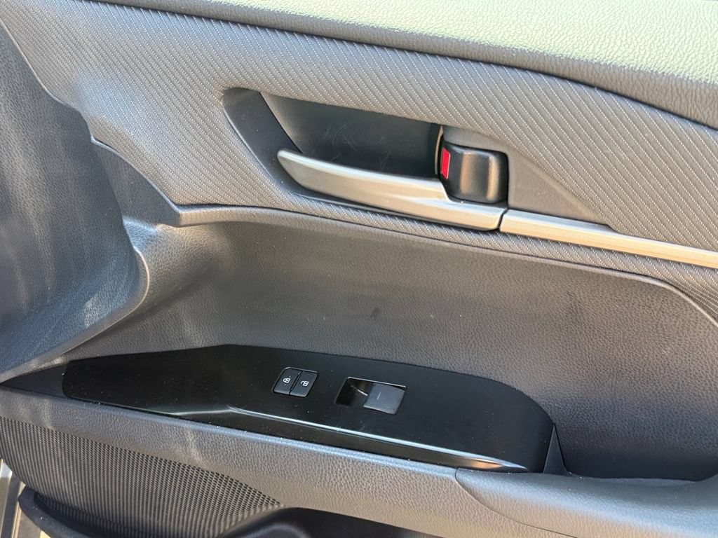 Used 2026 Toyota Camry SE FWD image 39