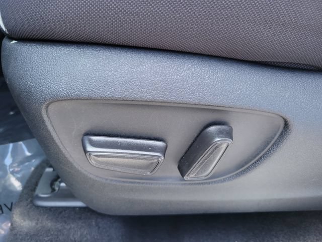 Used 2024 Toyota Highlander LE FWD image 15