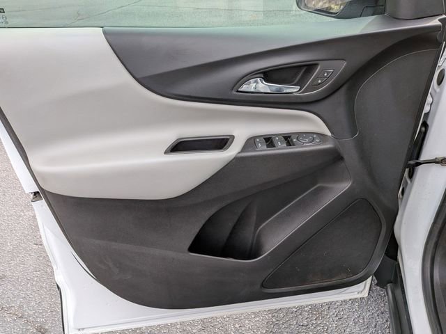 Used 2018 Chevrolet Equinox LS image 12