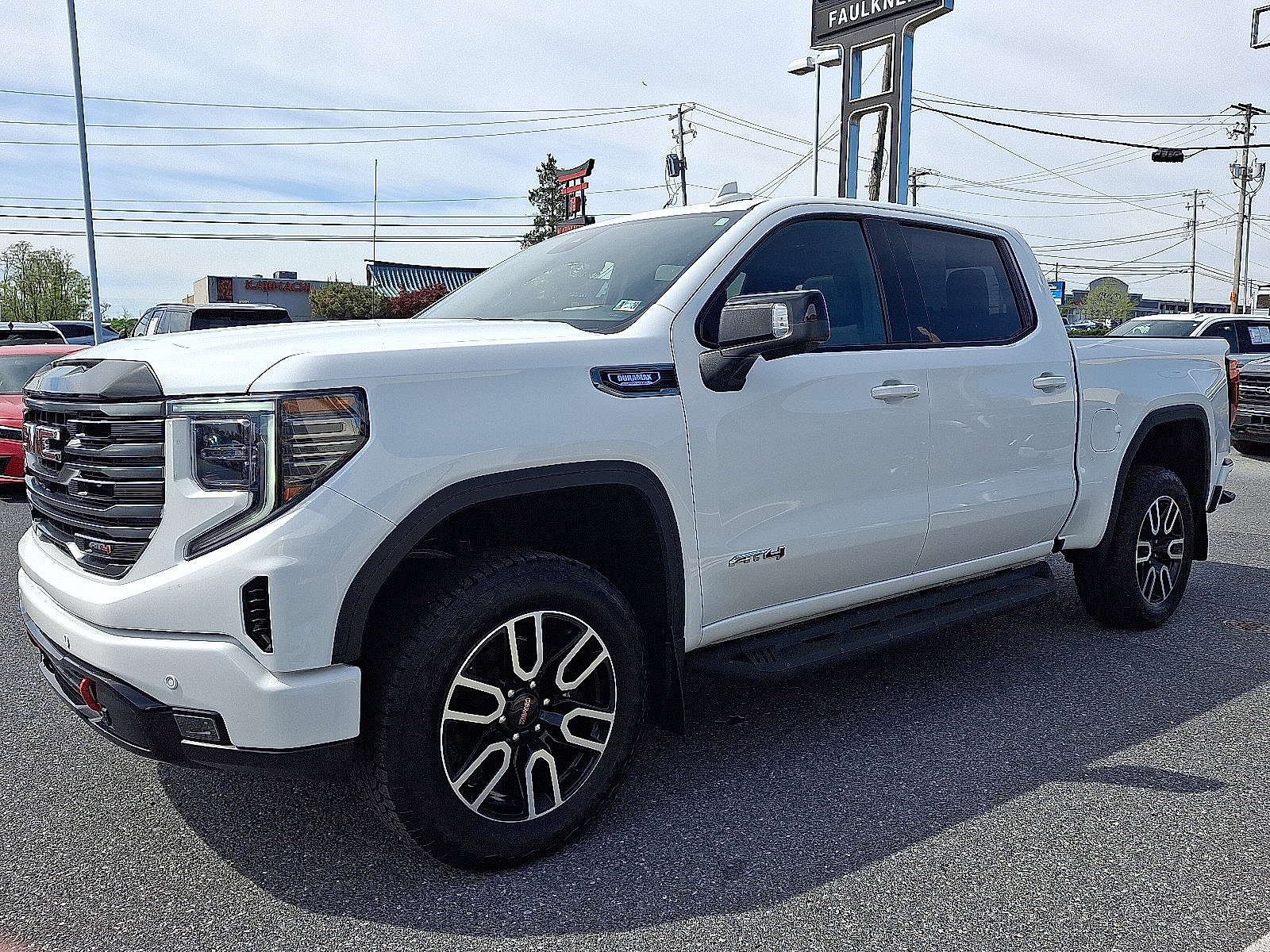 Used 2025 GMC Sierra 1500 AT4 w/ Technology Package AWD/4WD image 3