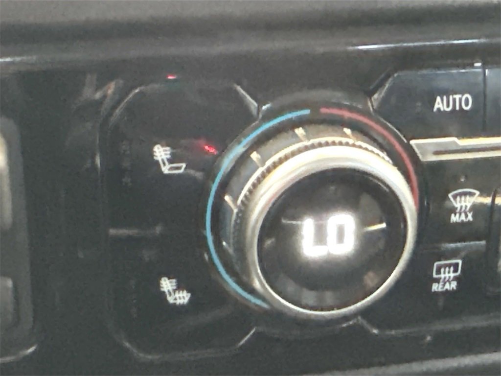 Used 2025 GMC Sierra 1500 Elevation image 20