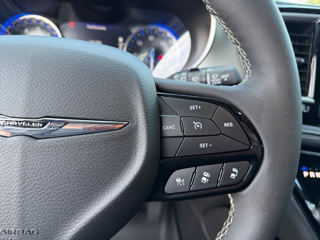Used 2024 Chrysler Pacifica Limited w/ Uconnect Theater Family Group AWD/4WD image 16