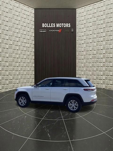 Certified 2023 Jeep Grand Cherokee Limited AWD/4WD image 7