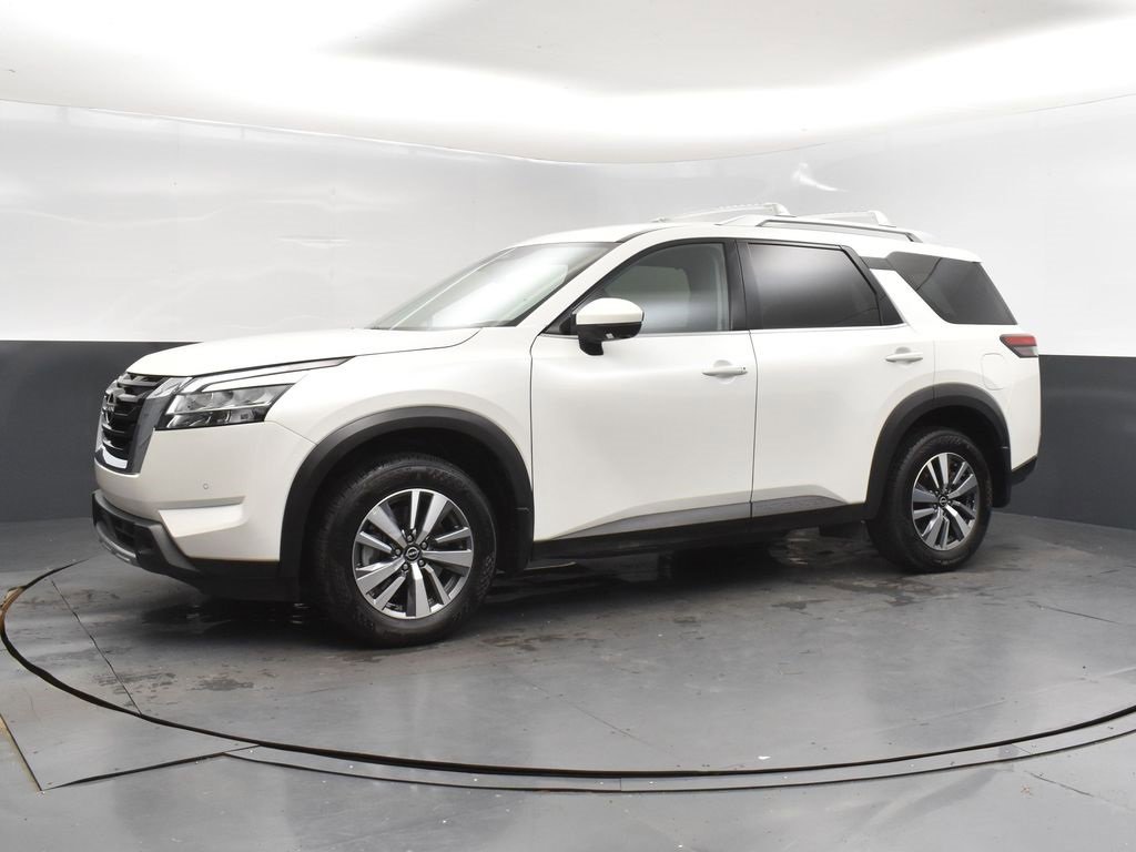 Used 2024 Nissan Pathfinder SL image 3