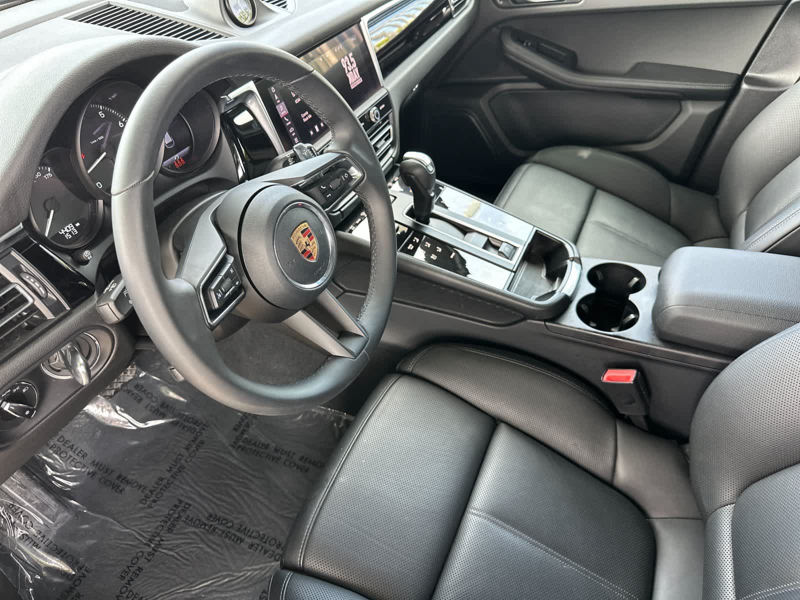 Used 2026 Porsche Macan AWD/4WD image 4