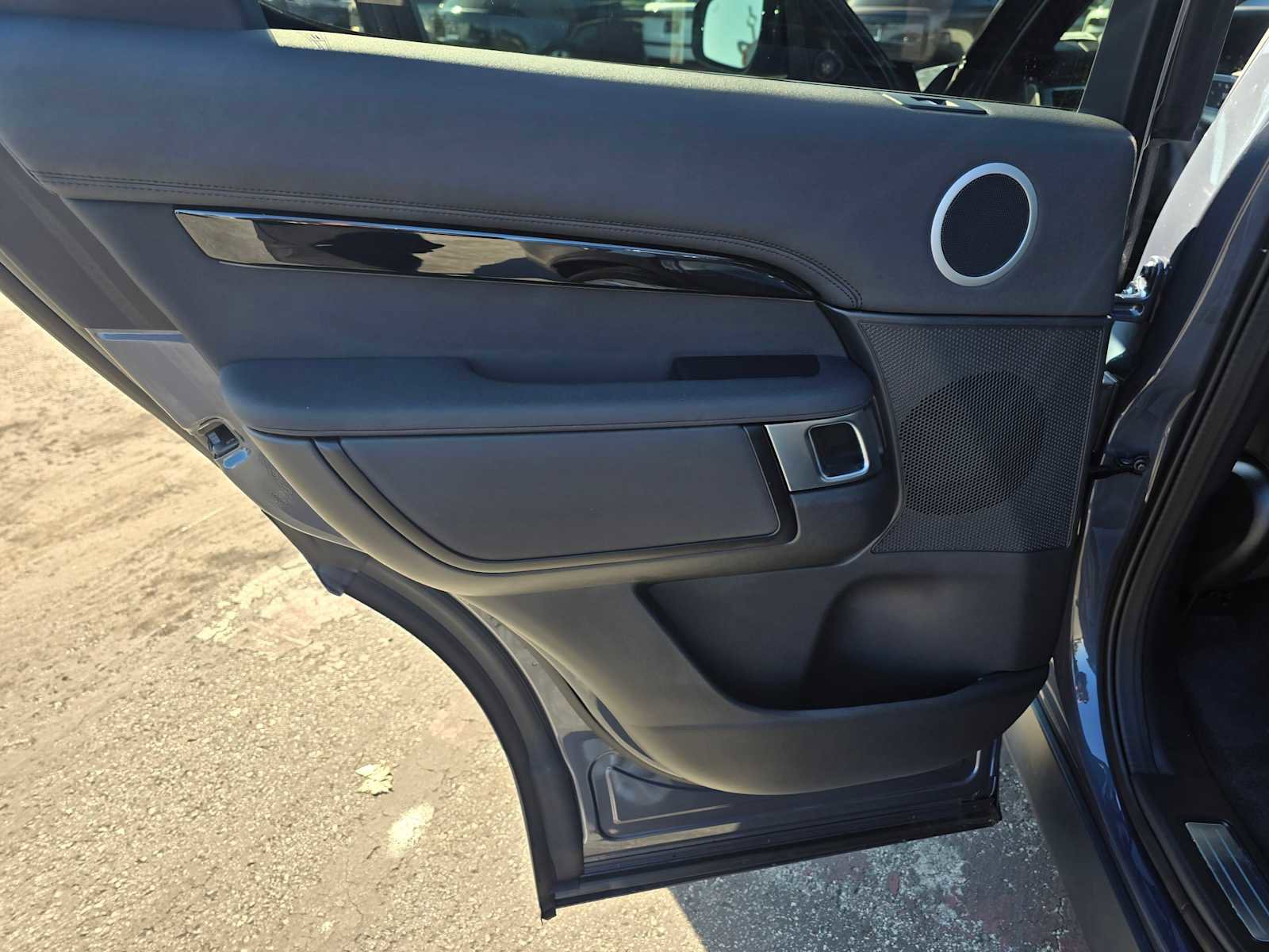 New 2025 Land Rover Discovery S image 20