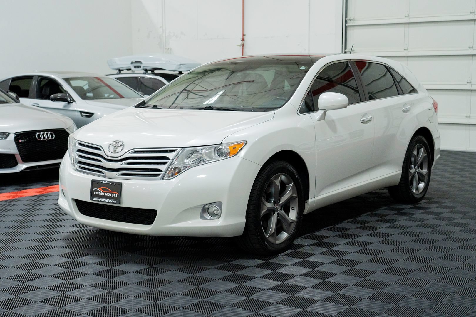 Used 2011 Toyota Venza AWD w/ Premium Pkg #2 image 3