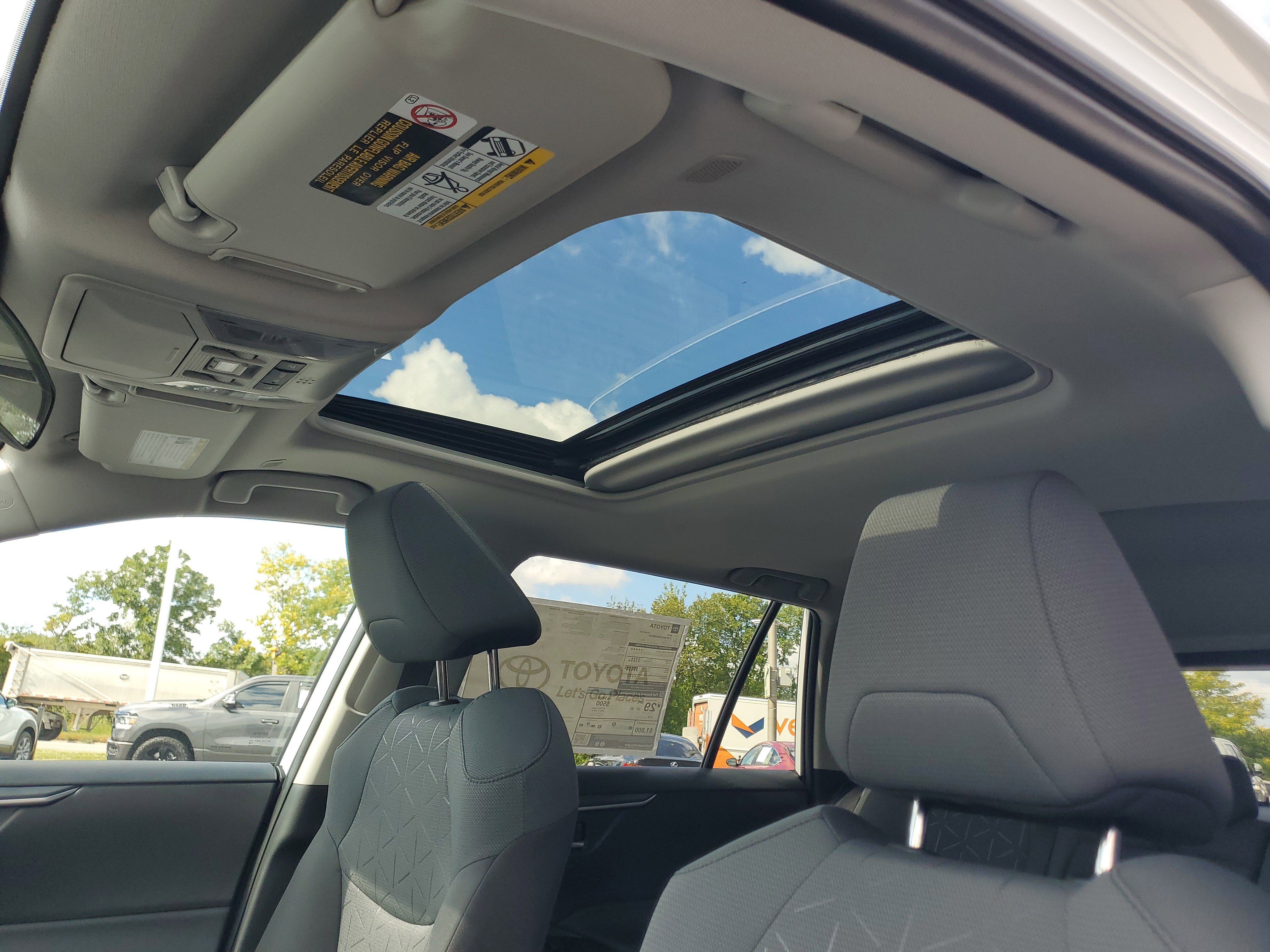 Used 2025 Toyota RAV4 XLE image 19