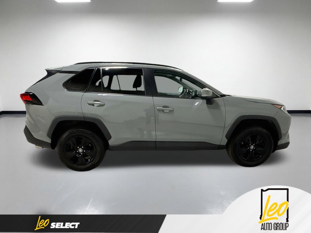 Used 2021 Toyota RAV4 XLE w/ Convenience Package AWD/4WD image 6