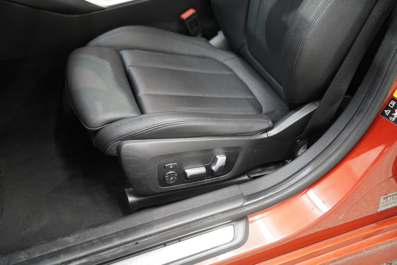 Used 2020 BMW 330i xDrive 330i xDrive Sedan North Americ w/ Convenience Package image 26