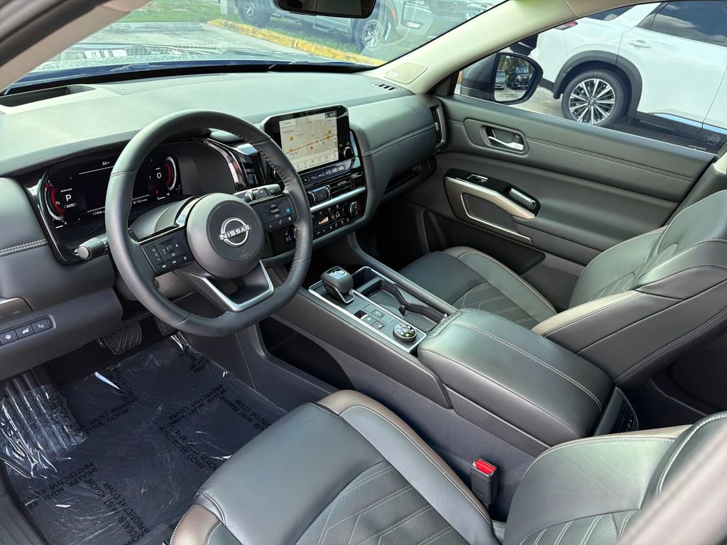 Used 2024 Nissan Pathfinder Platinum w/ Cargo Package AWD/4WD image 17