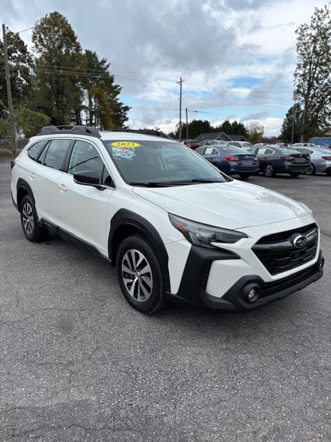 Used 2023 Subaru Outback image 1