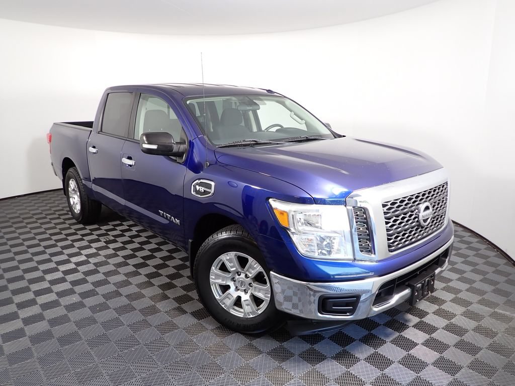 Used 2017 Nissan Titan SV RWD image 5