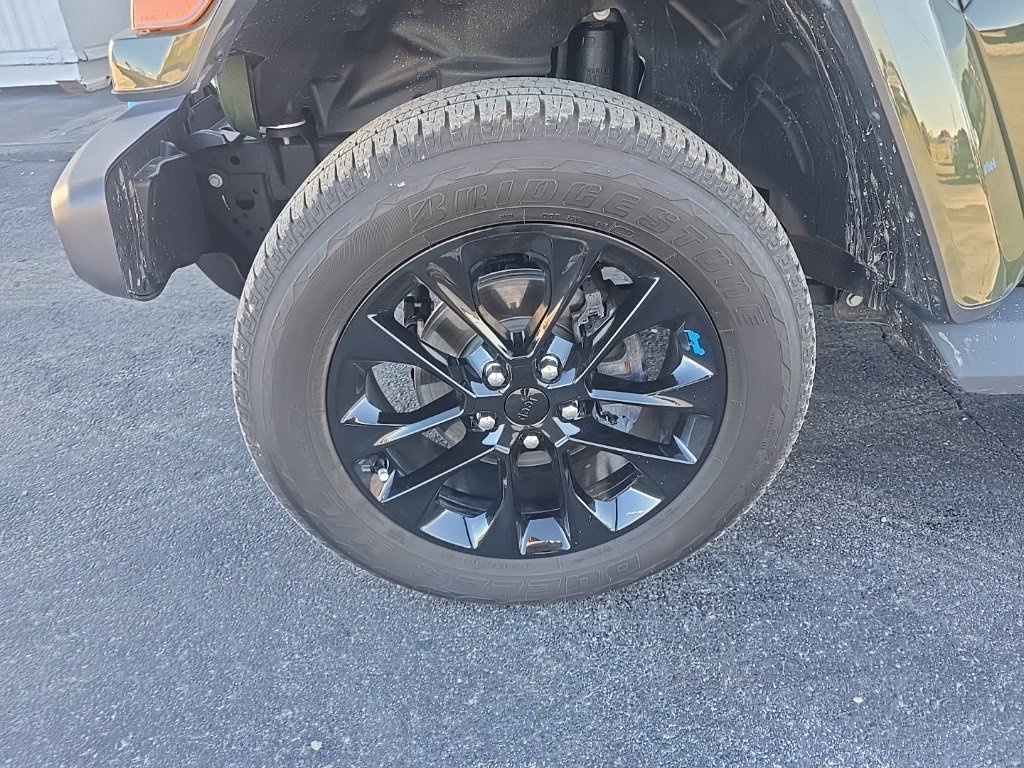 Used 2023 Jeep Wrangler Unlimited Sahara w/ Cold Weather Group image 4