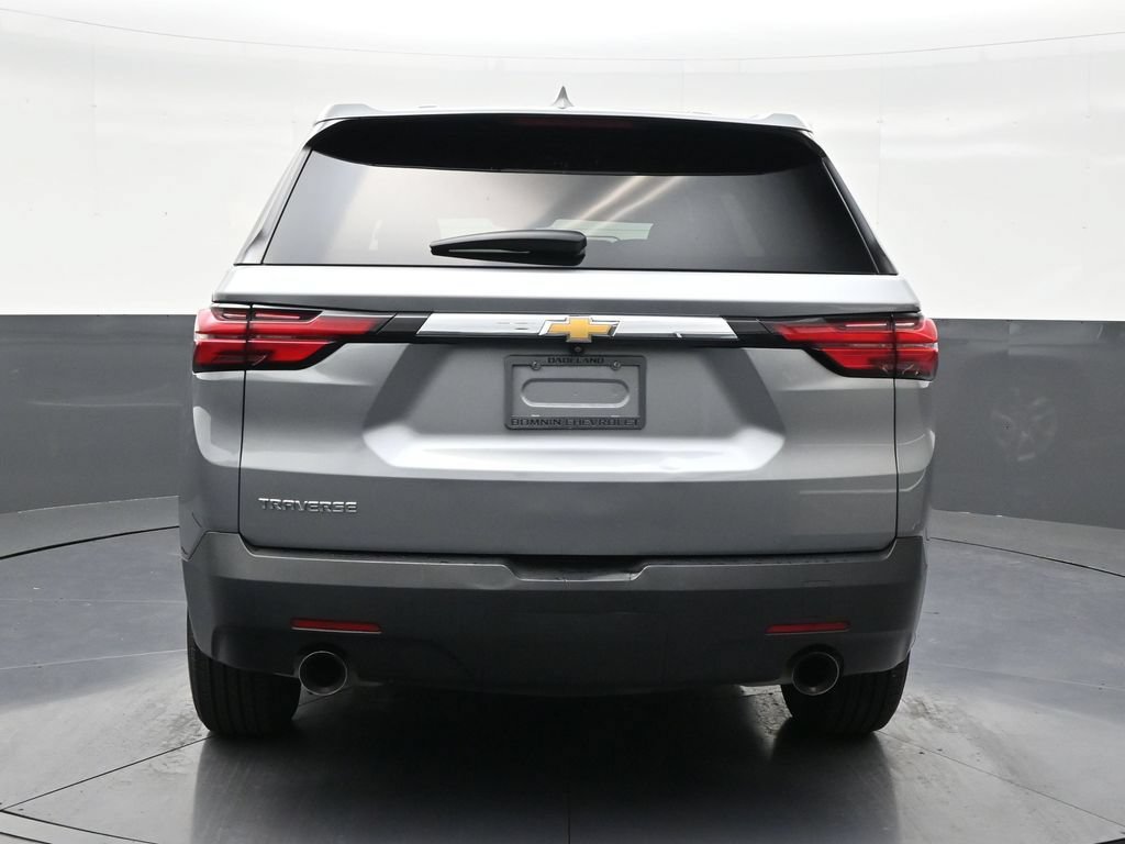 Used 2023 Chevrolet Traverse LS FWD image 4