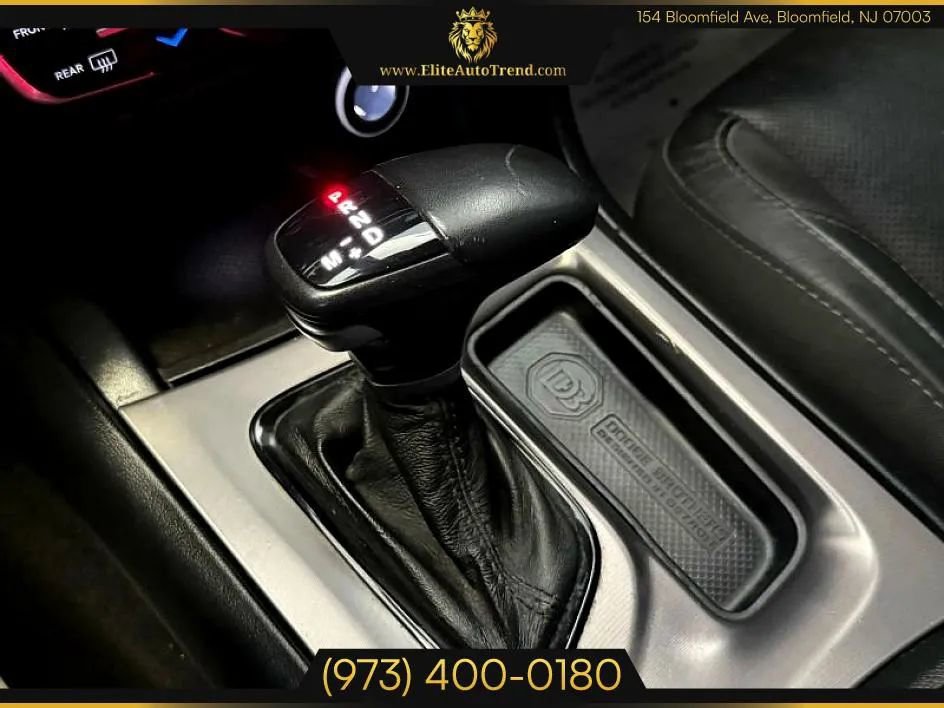 Used 2022 Dodge Charger SXT w/ Blacktop Package image 17